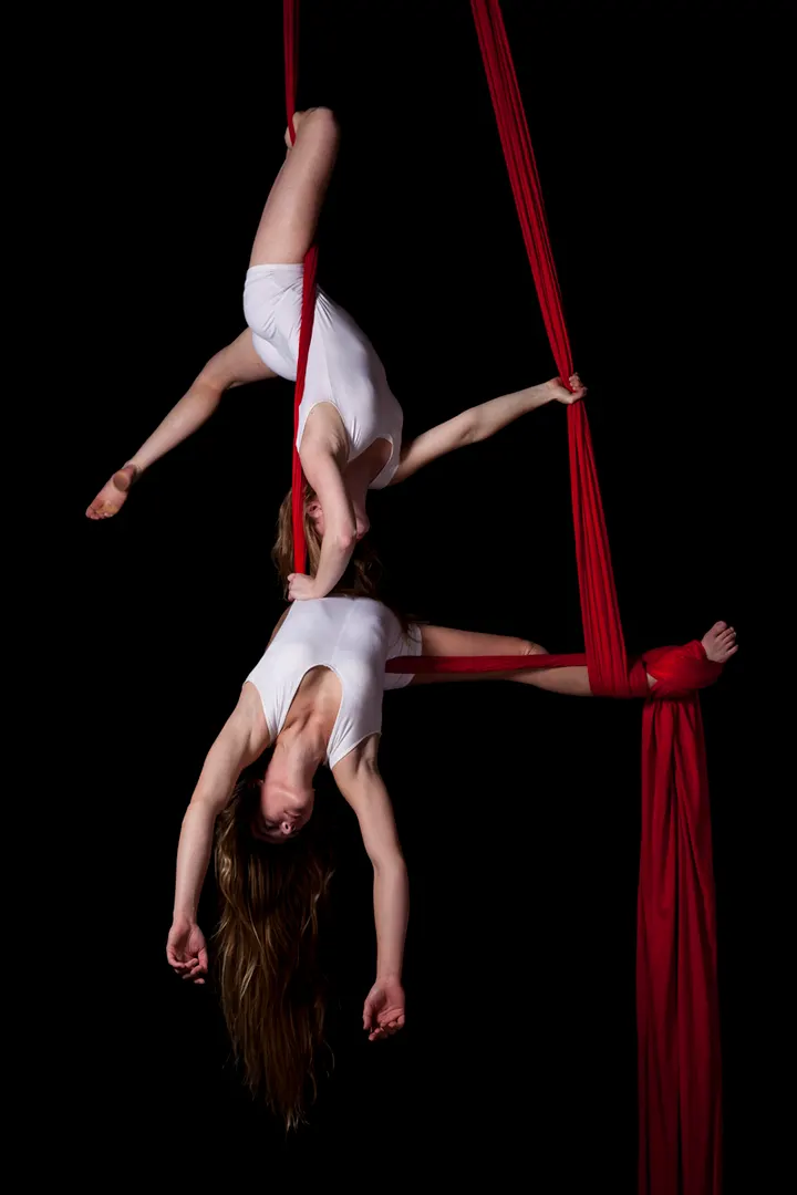 Circus Santelli — Aerial in Oude wijken, Groningen