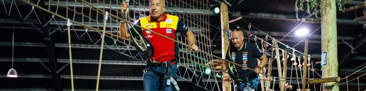 Coronel Adventure — Klimmen in 't Plaveen, Huizen