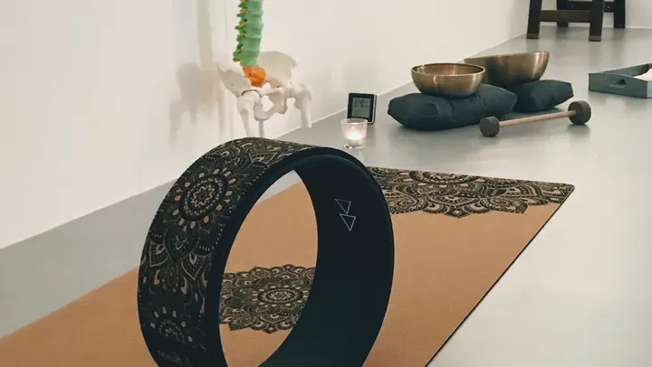 FIVVE® | YOGASTUDIO & AERIAL YOGA — Aerial in Neustadt/Nord, Köln