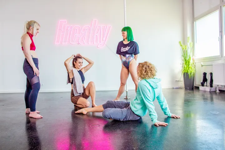 FREAKY Polestudio — pole fitness-studio in Weingarten — 5