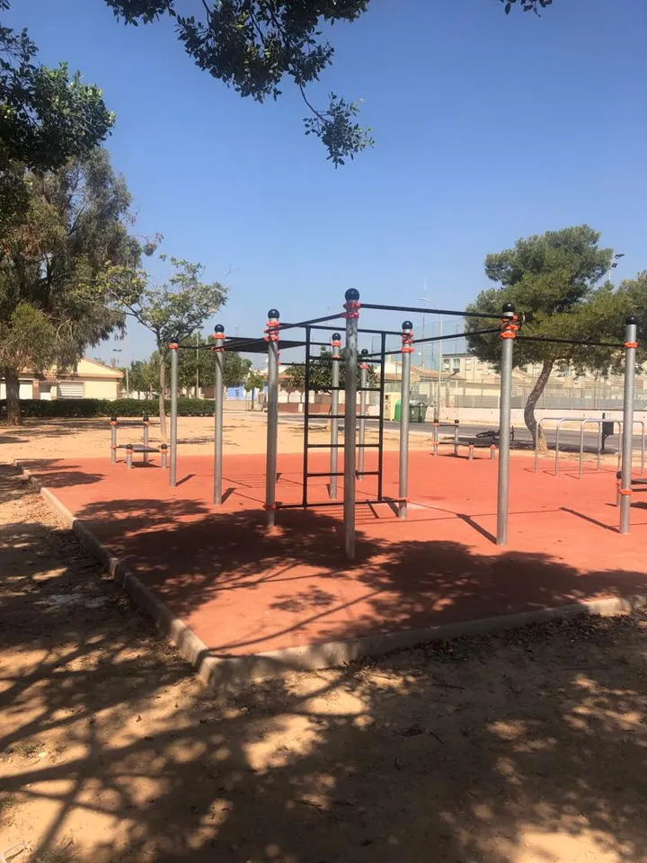 Area de calistenia MEIN.ES — entrenamiento funcional-studio en San Antonio Abad, Cartagena — 3