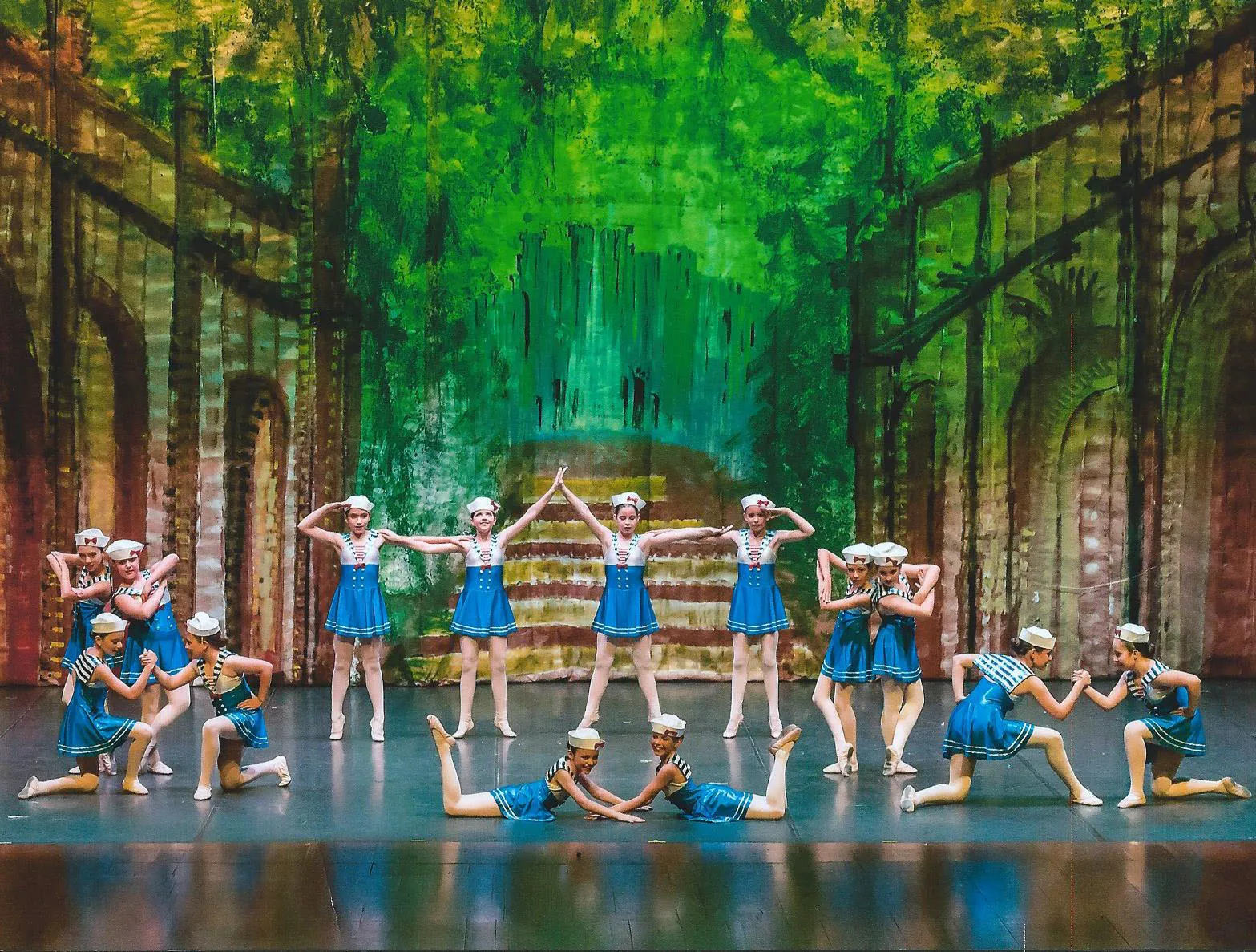 Escuela De Danza De León — baile-studio en León — 3