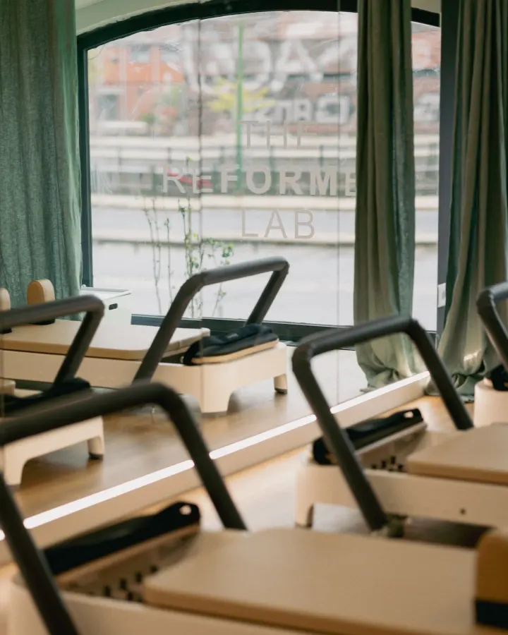 The Reformer Lab - Santos — Pilates reformer em Prazeres, Lisboa