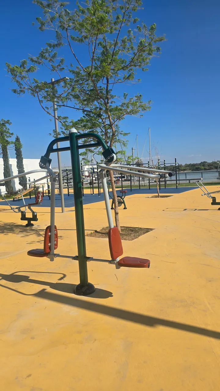 Circuito de Calistenia y Biosaludable — estudio de fitness-studio en El Puerto de Sta María — 4