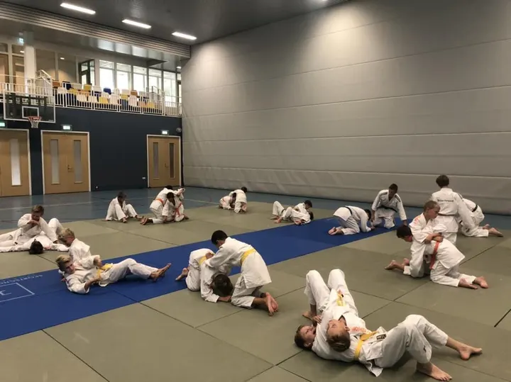 Sportschool Van de Haar Barneveld — Vechtsport in De Burgt, Barneveld