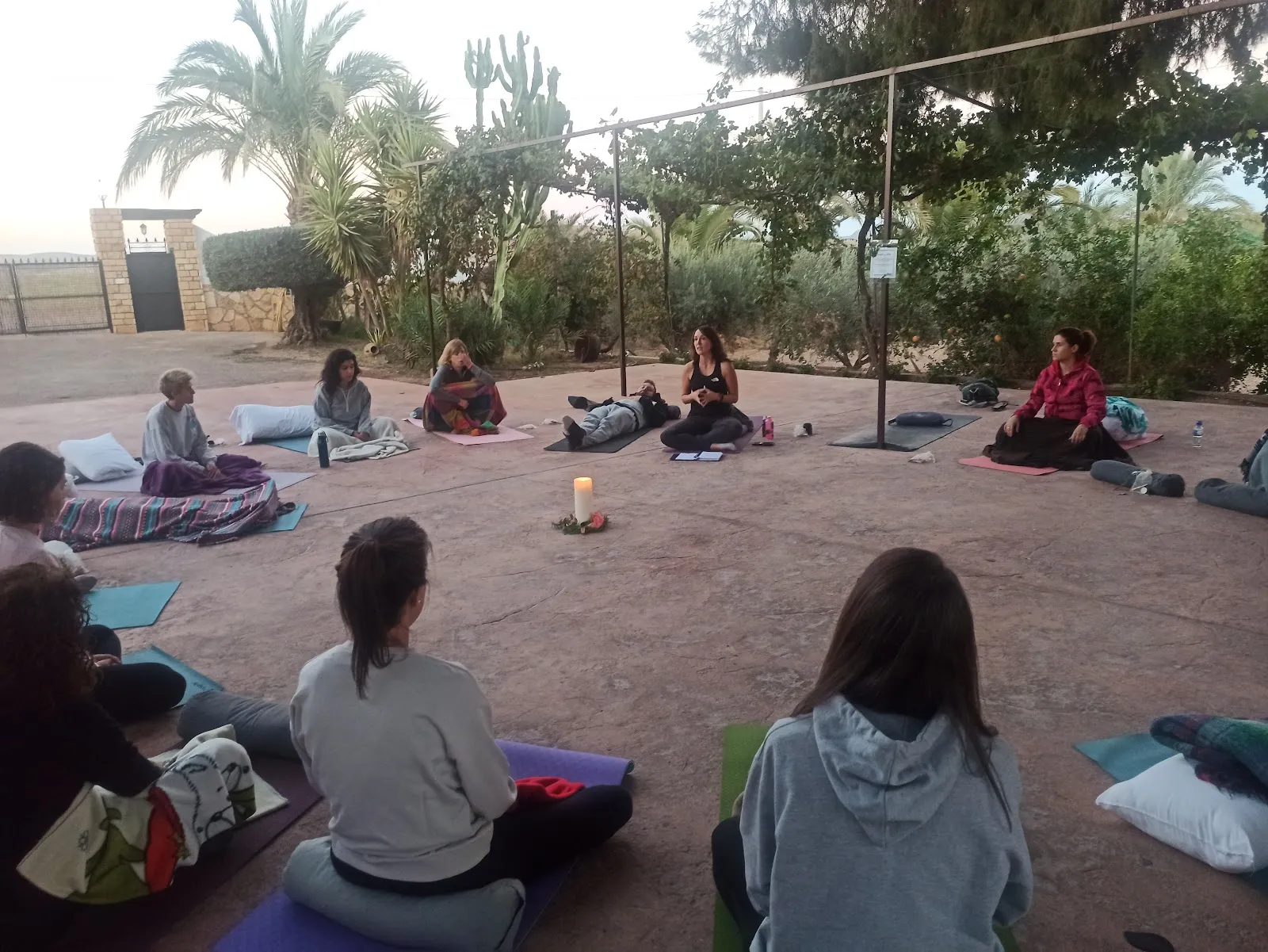 ALMA SERENA ( CENTRO DE YOGA, MEDITACIÓN Y CRECIMIENTO PERSONAL) — yoga-studio en Franciscanos, Albacete — 2