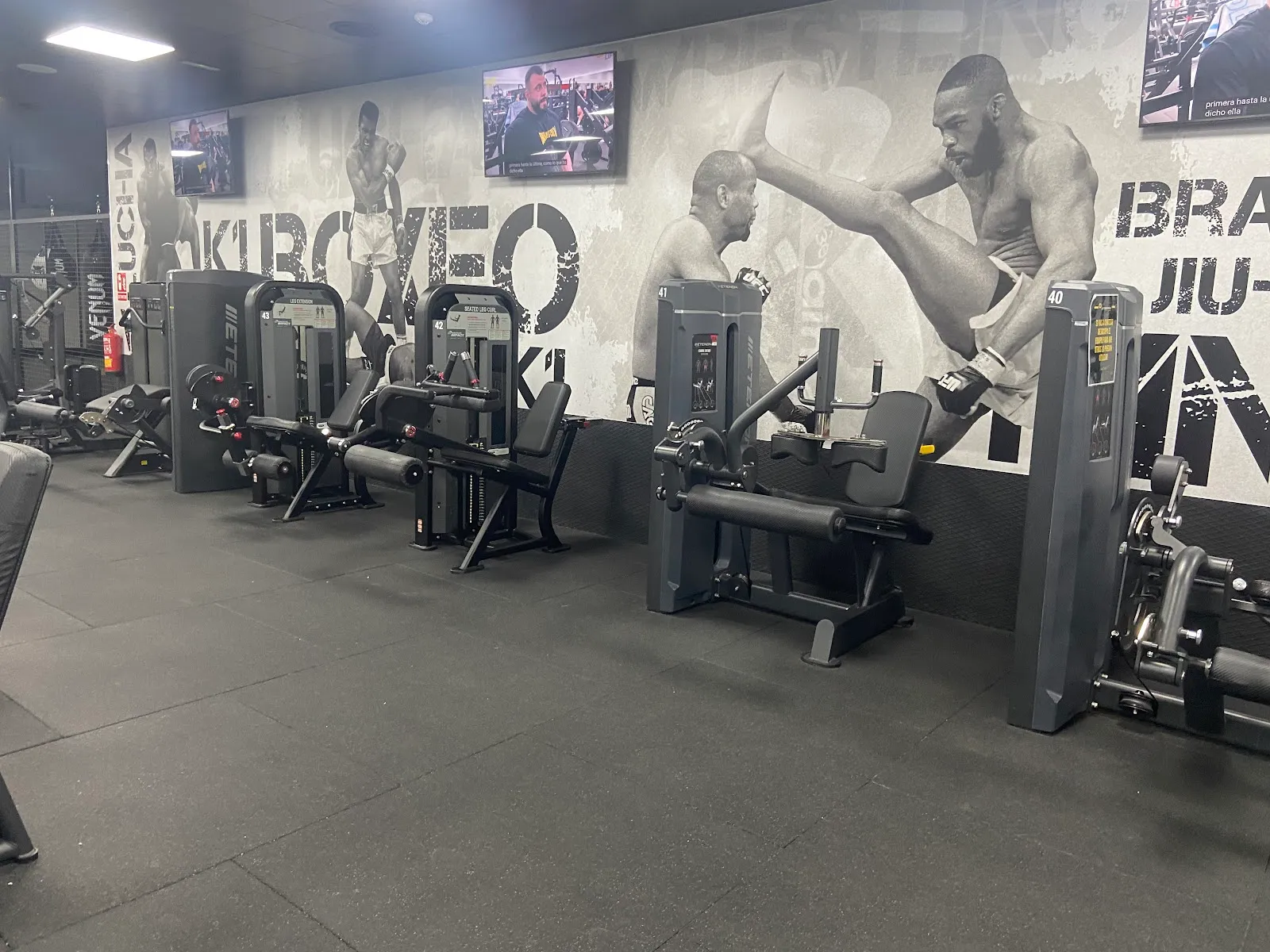 LIFTERCREW VALENCIA — fuerza-studio en Manises — 3