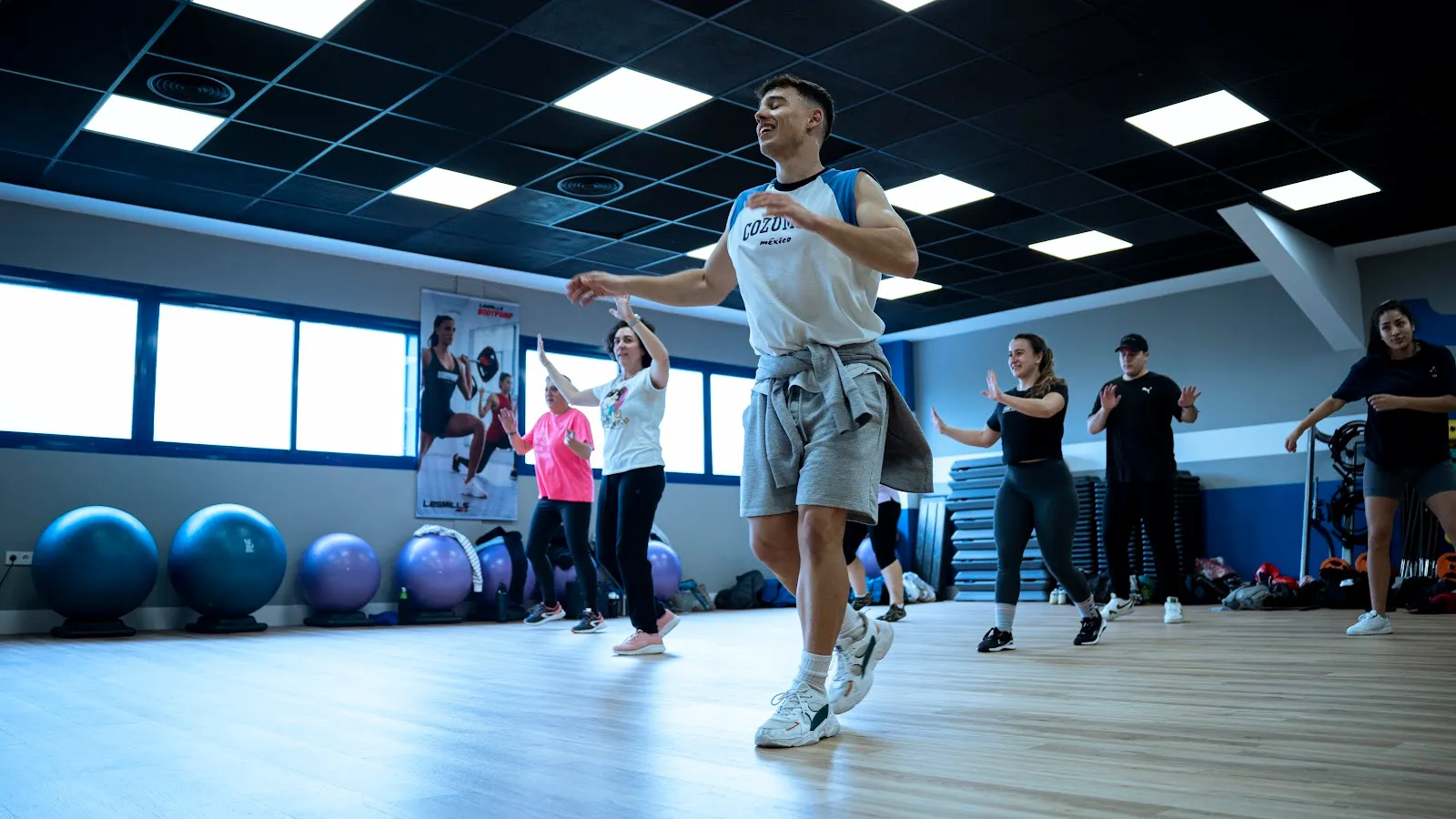 GIMNASIO EN VILLAVICIOSA DE ODÓN, ESC SPORT CENTER - Clases de fuerza - Cross Training - Boxeo - Pilates - Ciclo indoor — pilates-studio en Móstoles — 4