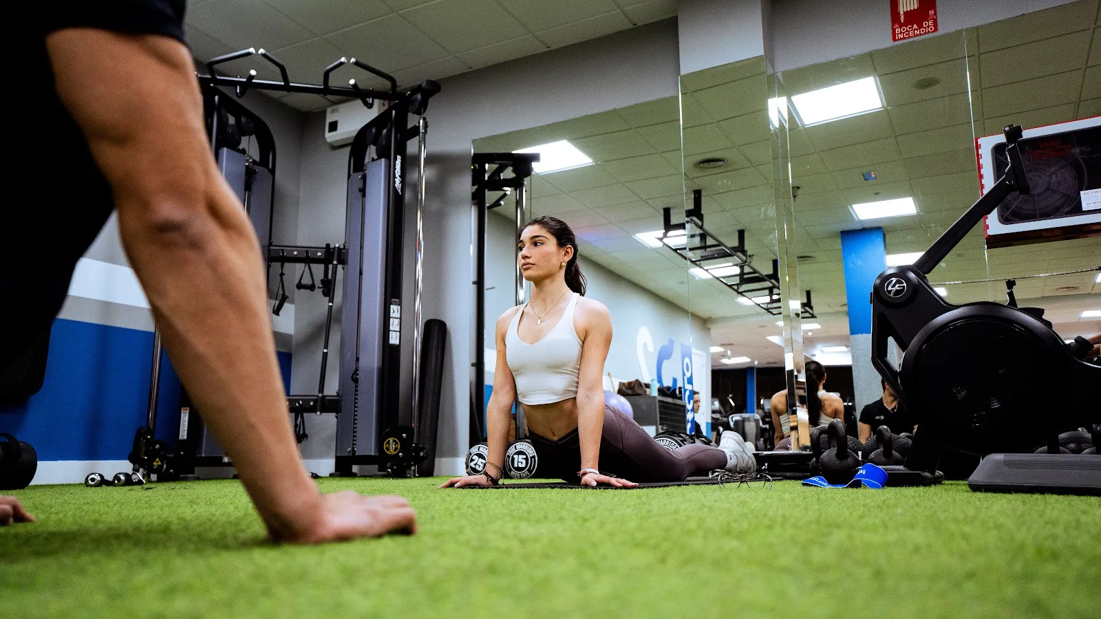 GIMNASIO EN VILLAVICIOSA DE ODÓN, ESC SPORT CENTER - Clases de fuerza - Cross Training - Boxeo - Pilates - Ciclo indoor — pilates-studio en Móstoles — 5