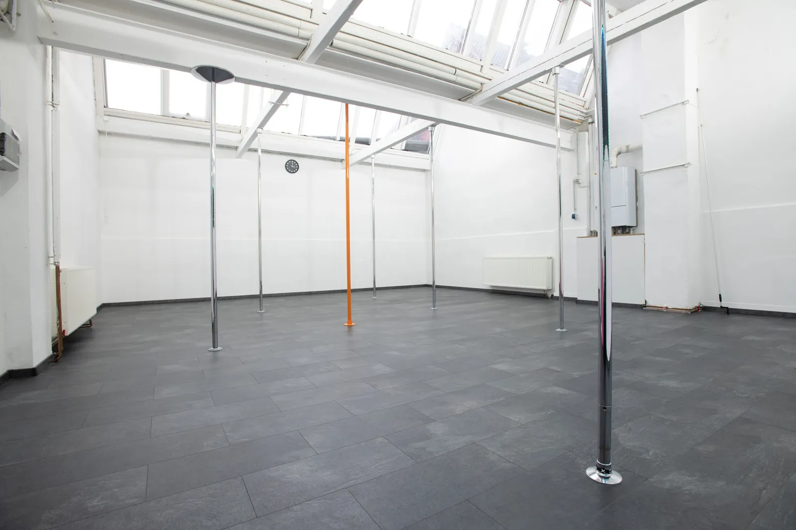 Dance & Pole Deltawerk Solingen — pole fitness-studio i Düsseldorf — 4