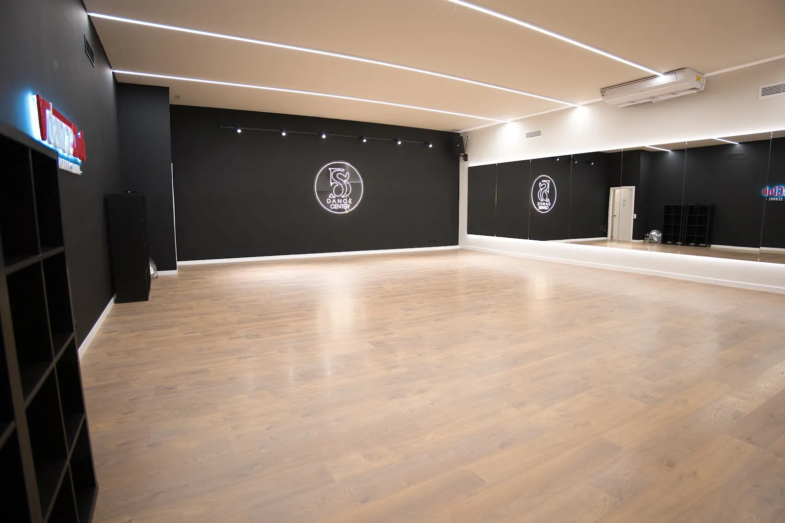 STERLING DANCE STUDIO S.L. — baile-studio en Sant Adrià de Besòs — 2