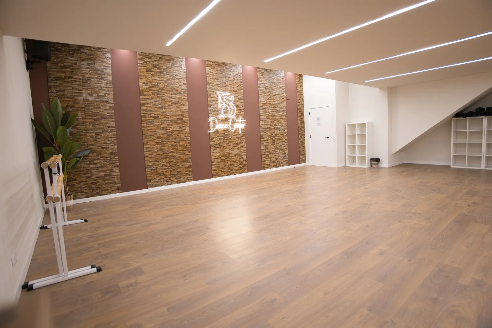 STERLING DANCE STUDIO S.L. — baile-studio en Sant Adrià de Besòs — 3