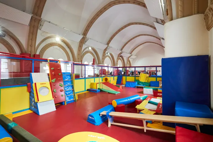 Gym Lyon Métropole Chassieu — salle de fitness-studio aux Brotteaux, Lyon — 2
