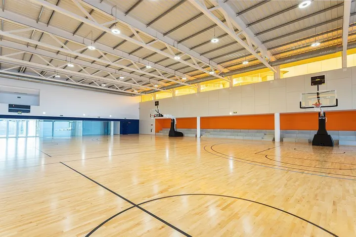 The Embassy — PT Studio en Torreblanca, Fuengirola