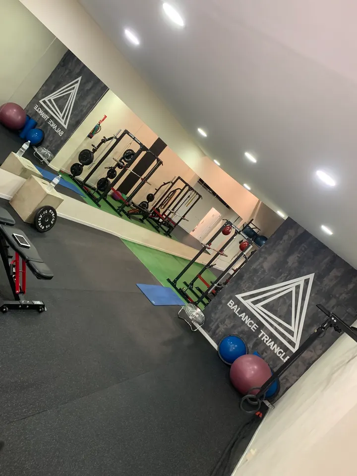 Balance Triangle — fuerza-studio en Madrid — 4