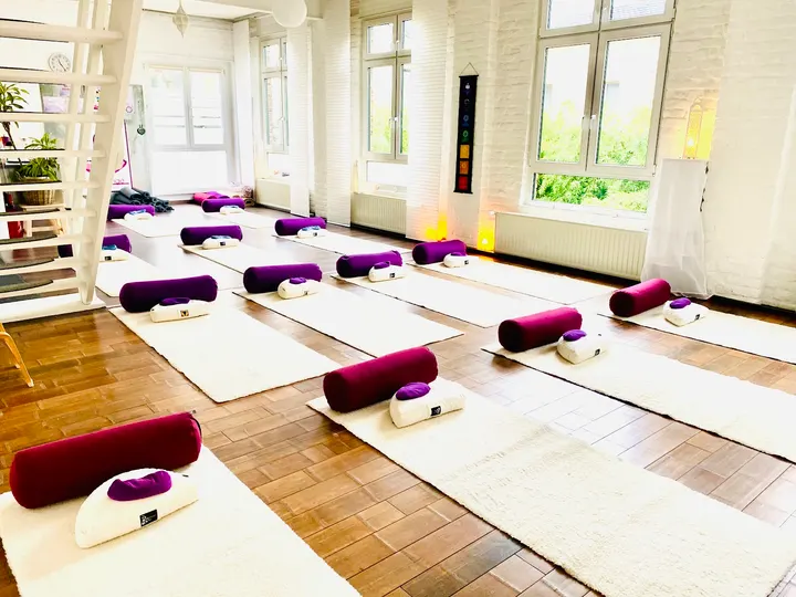 yogaLounge Jennie M. Schwarz — Yoga in Altstadt I, Mülheim an der Ruhr