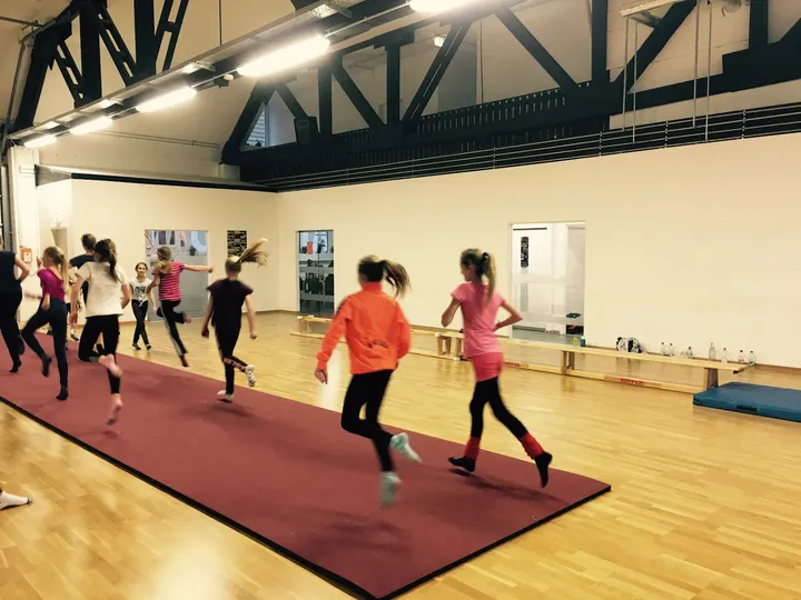 Dance In Bensberg Frankenforst — tanz-studio in Bergisch Gladbach — 3