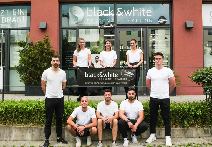 Black & White Personal Training — Functional Training in Antonsviertel, Augsburg