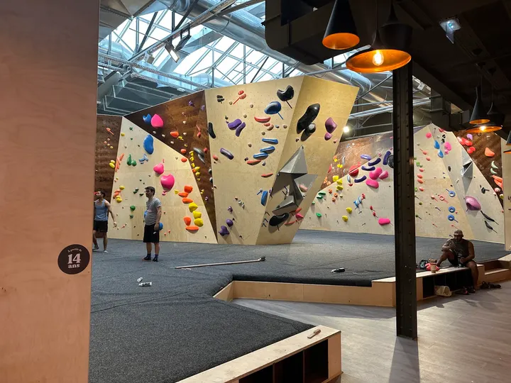 Climbing District Pont de Neuilly — escalade-studio à Neuilly-sur-Seine — 4