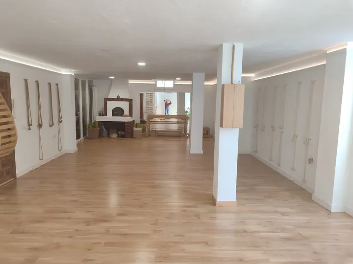Yogaloftbcnyogaiyengarmelissa — yoga-studio en Málaga — 3