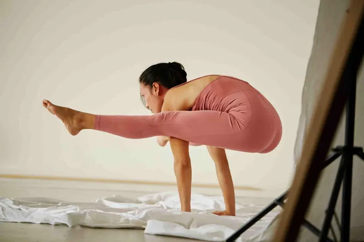 Yogaloftbcnyogaiyengarmelissa — yoga-studio en Málaga — 4