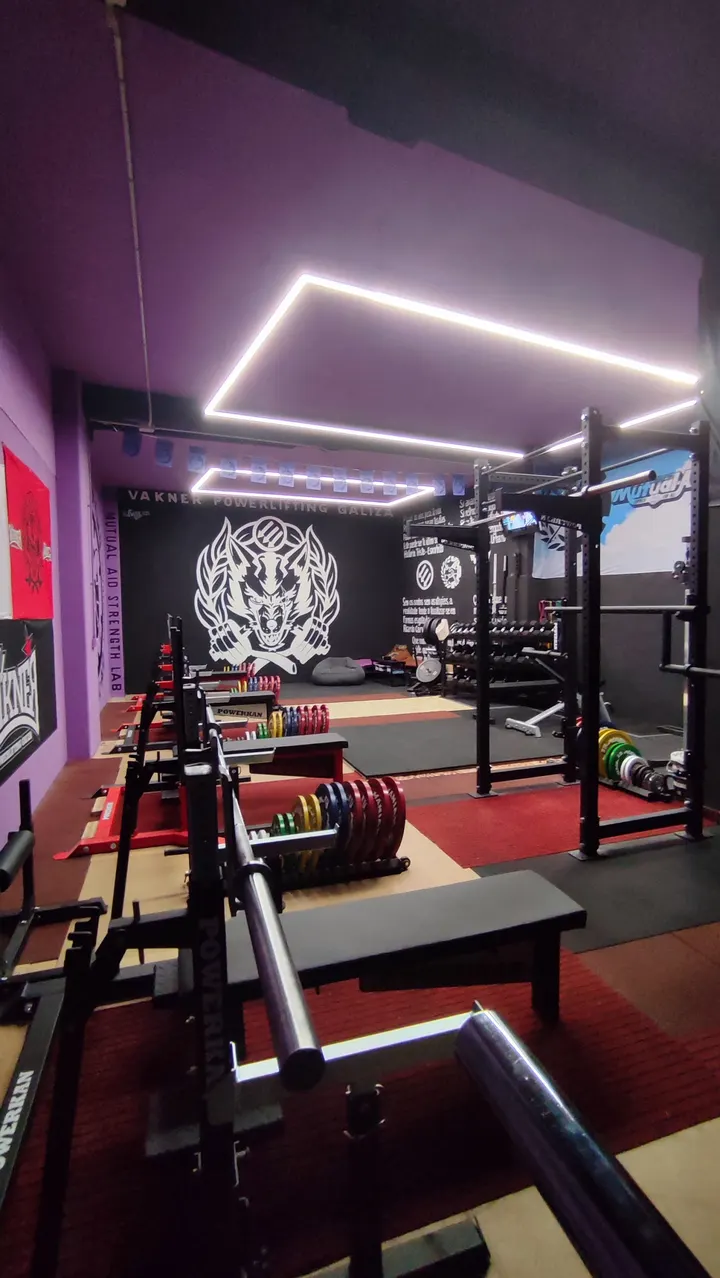 Vákner Powerlifting Galiza — fuerza-studio en O Couto, Ourense — 3