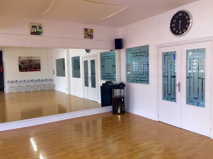 Escuela de Baile Fenomeno Danza — baile-studio en Bilbao — 4