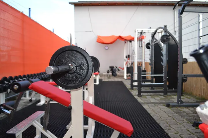 HAPPY FIT Sport- und Wellness GmbH — fitnessstudio in Engstingen-Kleinengstingen — 2