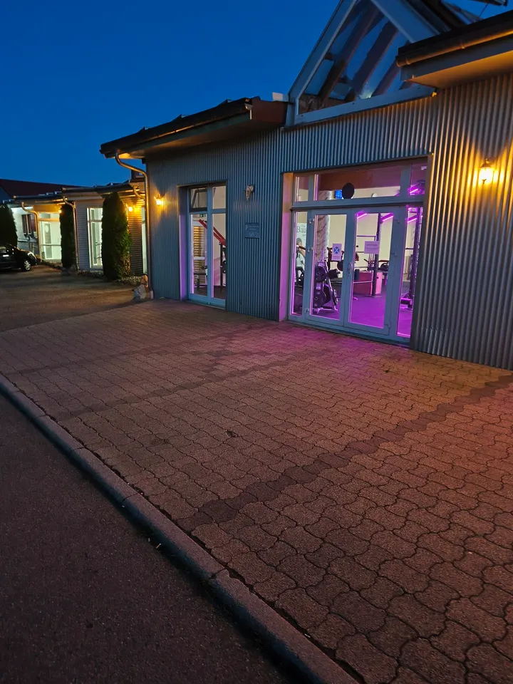 HAPPY FIT Sport- und Wellness GmbH — fitnessstudio in Engstingen-Kleinengstingen — 4