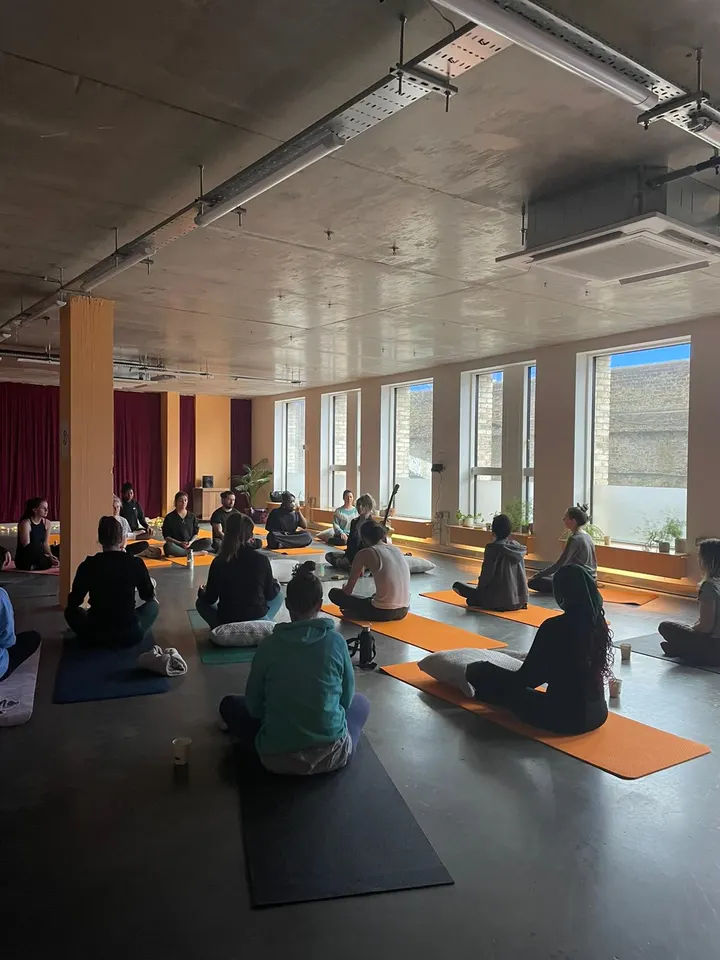 Mend Hackney — Yoga in Shacklewell, London