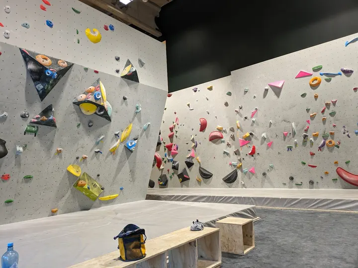 68° NORD BULDREHALL — klatring-studio i Taraldsvik, Narvik — 2