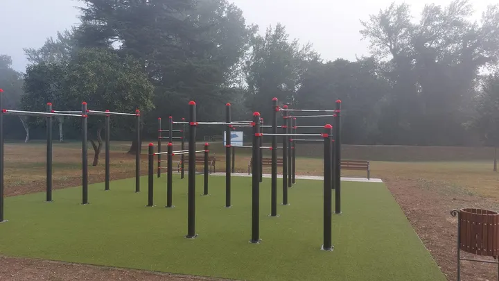 Parque de calistenia y StreetWorkout La Corredoria — Estudio de fitness en La Corredoria, Oviedo