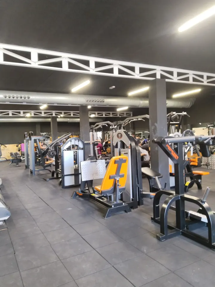 IronSweat Muscle Center — fuerza-studio en La Voz Negra, Murcia — 3