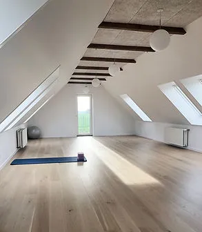 Stina Yoga v / Stina Svejbæk — yoga-studio i Hjortshøj — 2