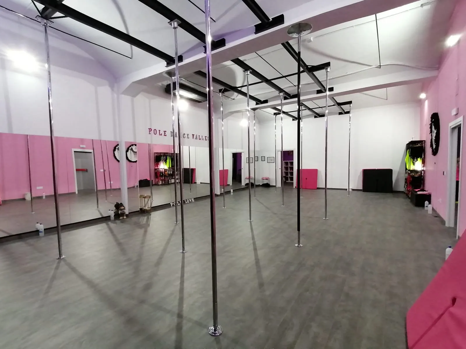 Pole Dance Vallès — estudio de fitness-studio en Sant Pere, Terrassa — 2