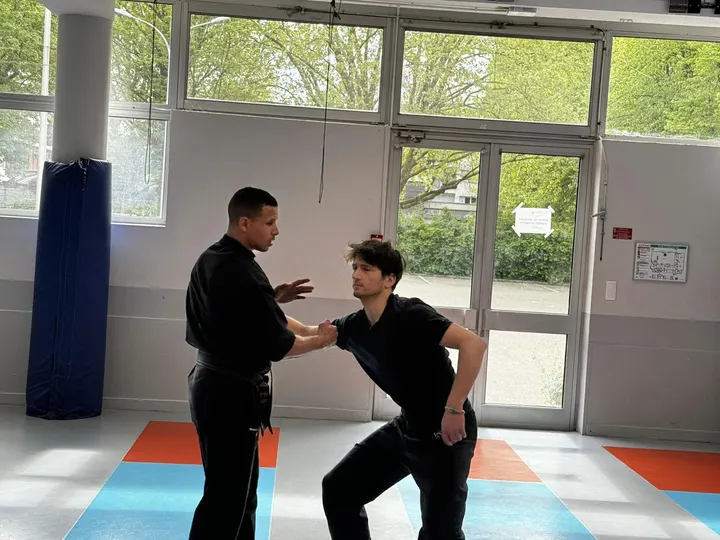Nihon Tai-Jistu Club — arts martiaux-studio à Suresnes, Paris — 3