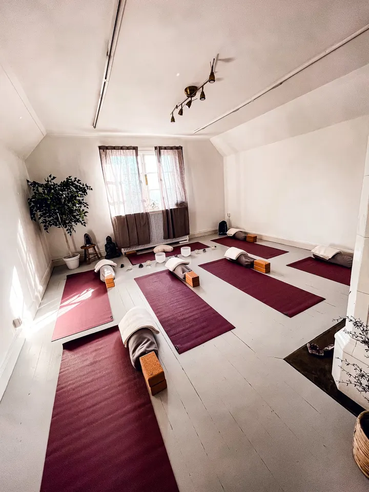 Essence of me — yoga-studio i Österskär — 2
