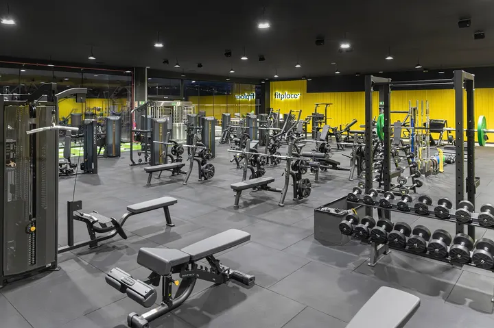 Fitplace Jaén — Estudio de fitness en Polígono Llanos del Valle, Jaén