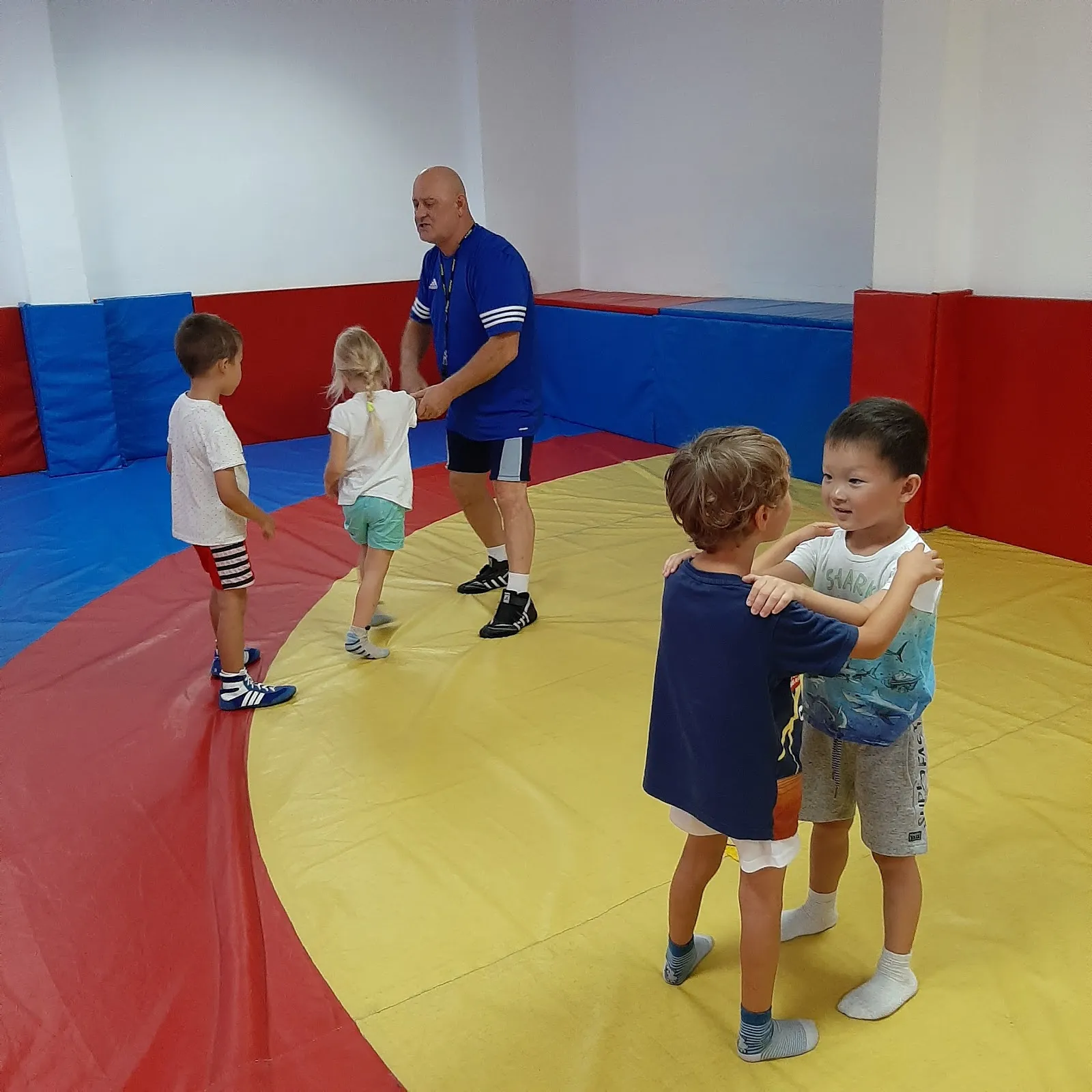Club De Lucha Sutekh De Torrevieja — bjj-studio en Urbanización El Chaparral, Torrevieja — 2