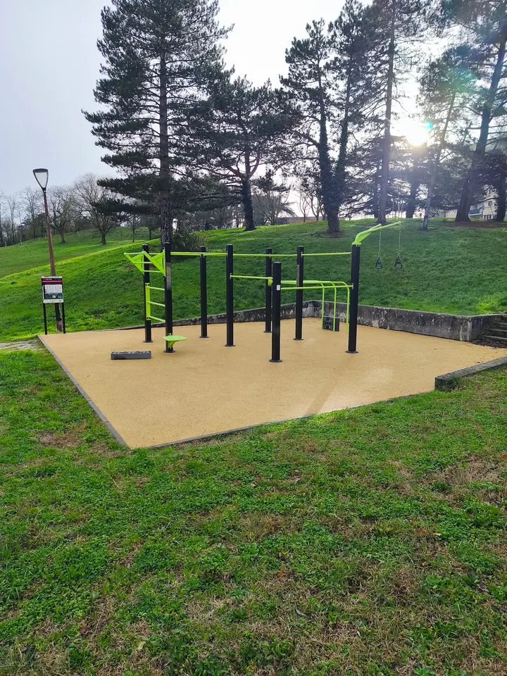Parc Street Workout & Calisthenics - Lac de La Reynerie — salle de fitness-studio à Mirail-Université / Reynerie / Bellefontaine, Toulouse — 2