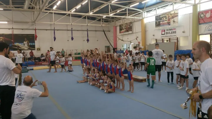 Club Gimnasia Antares Valencia — gimnasia-studio en Na Rovella, Valencia — 2