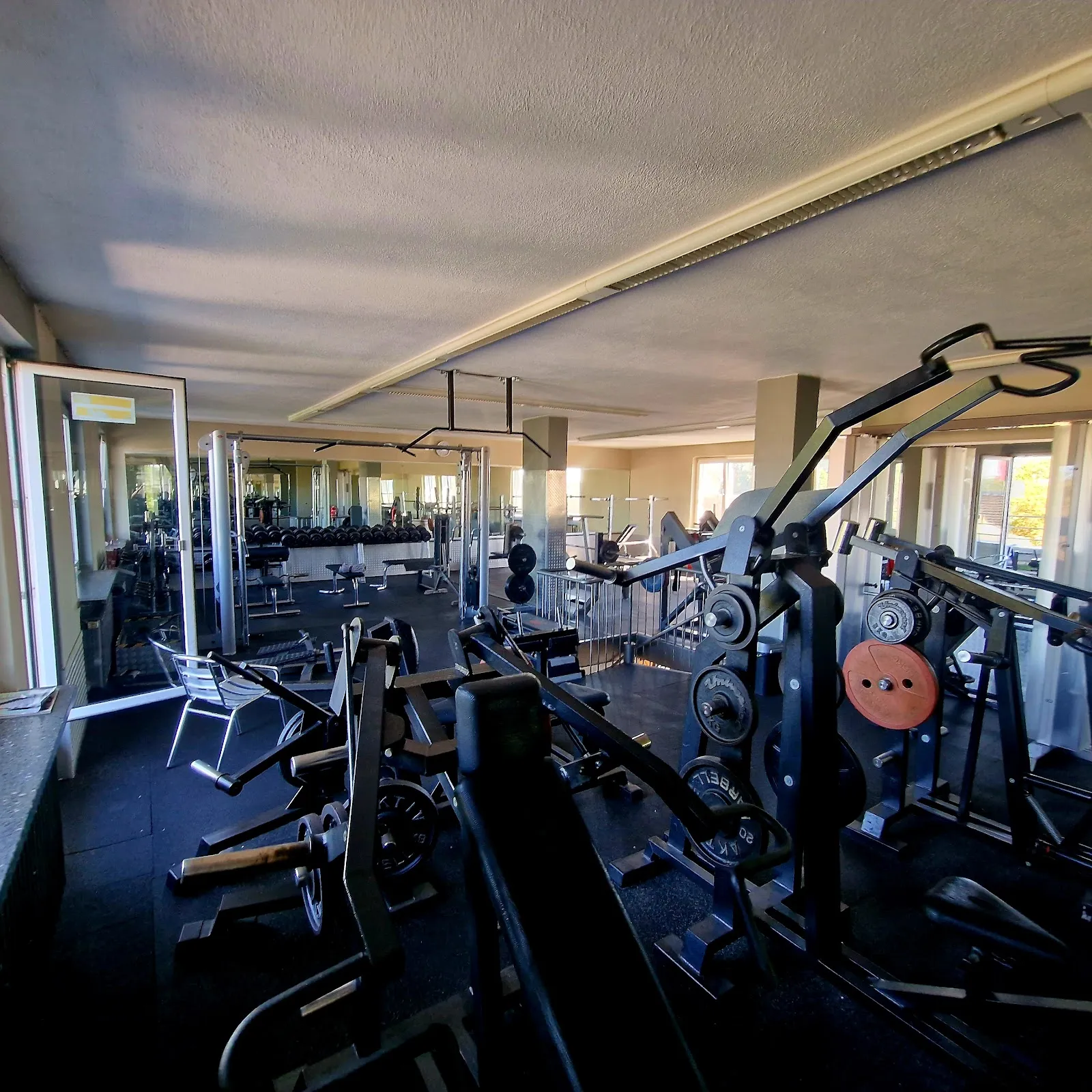 Tommy's Fit-In, Thomas Nalbach Sportstudio — fitnessstudio in Bilderstöckchen, Köln — 2