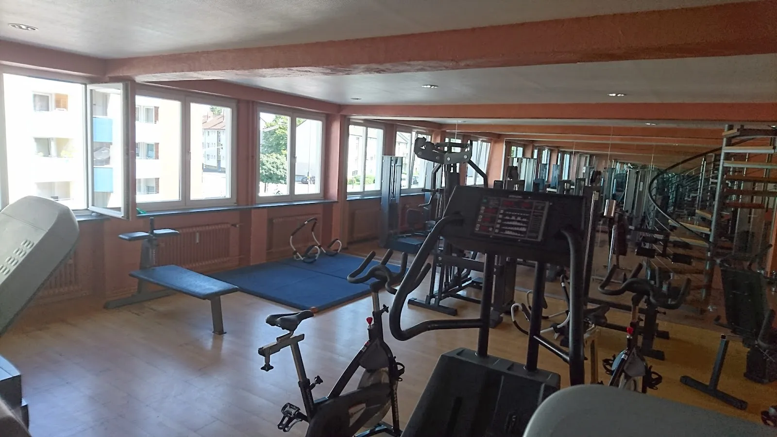 Tommy's Fit-In, Thomas Nalbach Sportstudio — fitnessstudio in Köln — 4