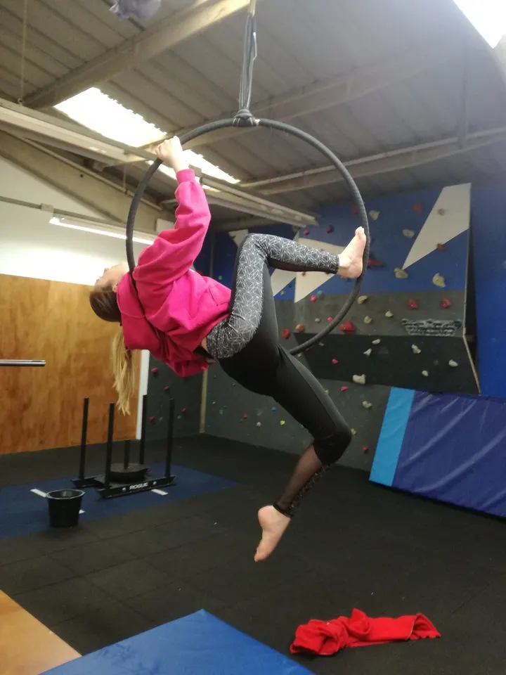 Upside down aerial fitness — aerial-studio in Basingstoke — 3