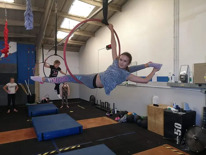 Upside down aerial fitness — aerial-studio in Basingstoke — 5