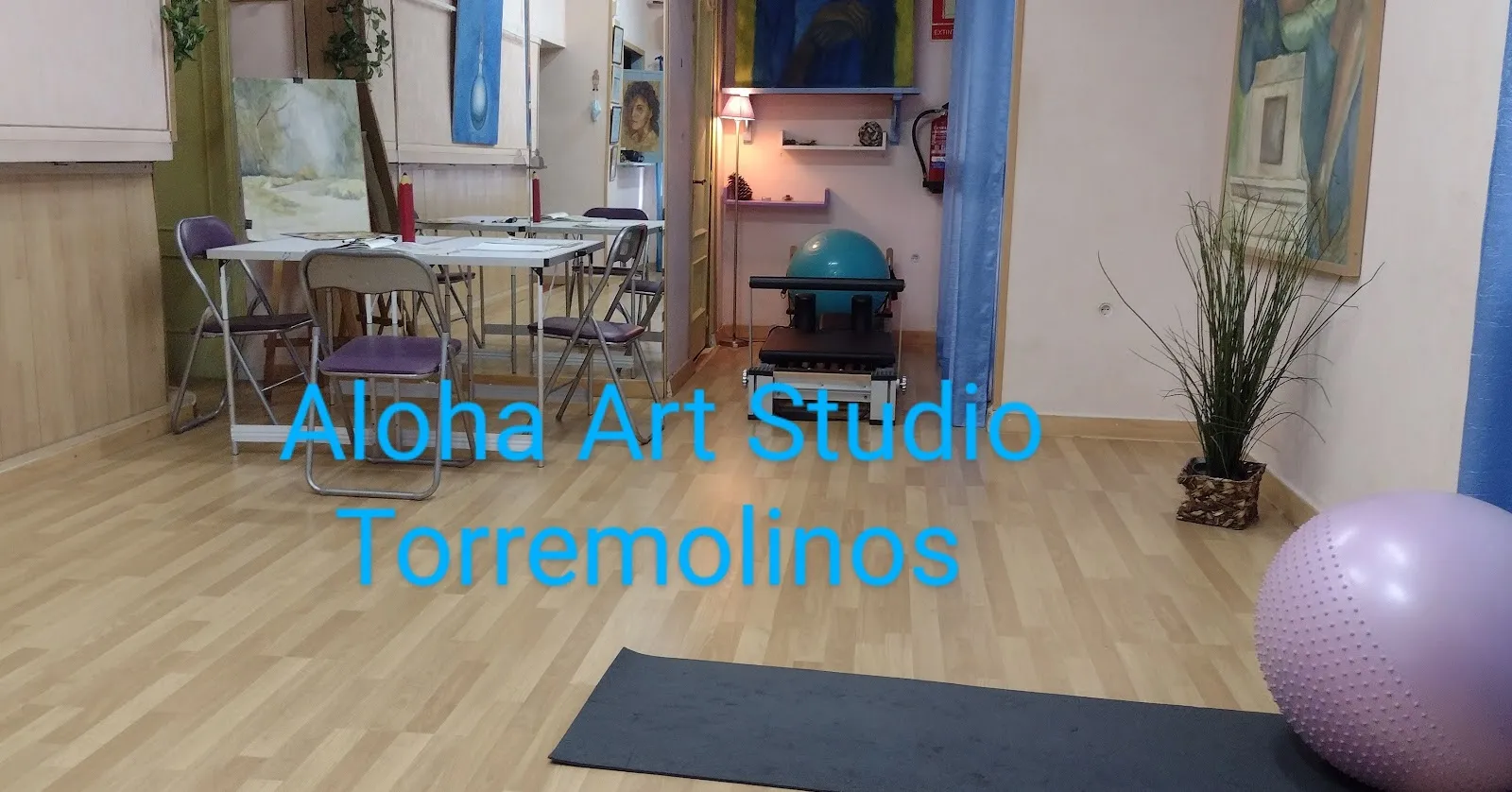 YOGA & PILATES TERAPÉUTICOS en TORREMOLINOS, ARTE TERAPIA. "ALOHA ART STUDIO" .CUADROS . LA CARIHUELA — yoga-studio en Torremolinos — 2