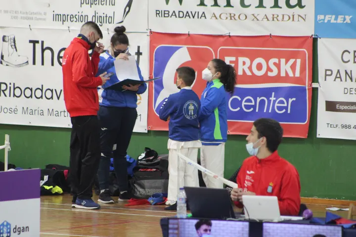 Club Helenos Karate — artes marciales-studio en Vigo — 3