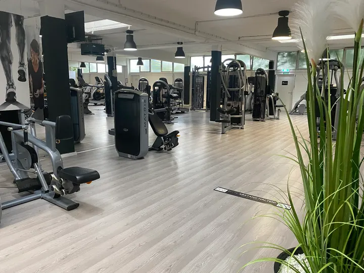 Iserlohner Fitness- und Sportpark GmbH — Fitnessstudio in Wermingsen, Iserlohn