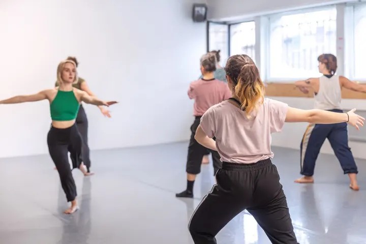 RIDC — Yoga à Paris 18e Arrondissement, Paris