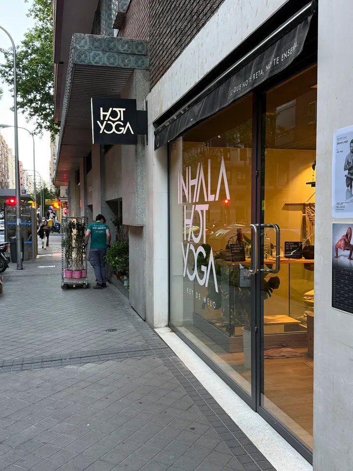Inhala Hot Yoga — yoga-studio en Chamberí, Madrid — 2